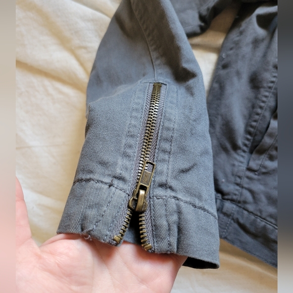 Sound & Matter | Cute Casual Gray Double-Breasted Short Jacket (SIZE M) - Picture 9 of 13